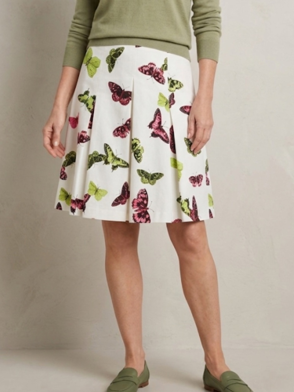 Talbots Petite Skirt Butterfly Motif White Pleated Silk Blend A-Line Fit Size 2